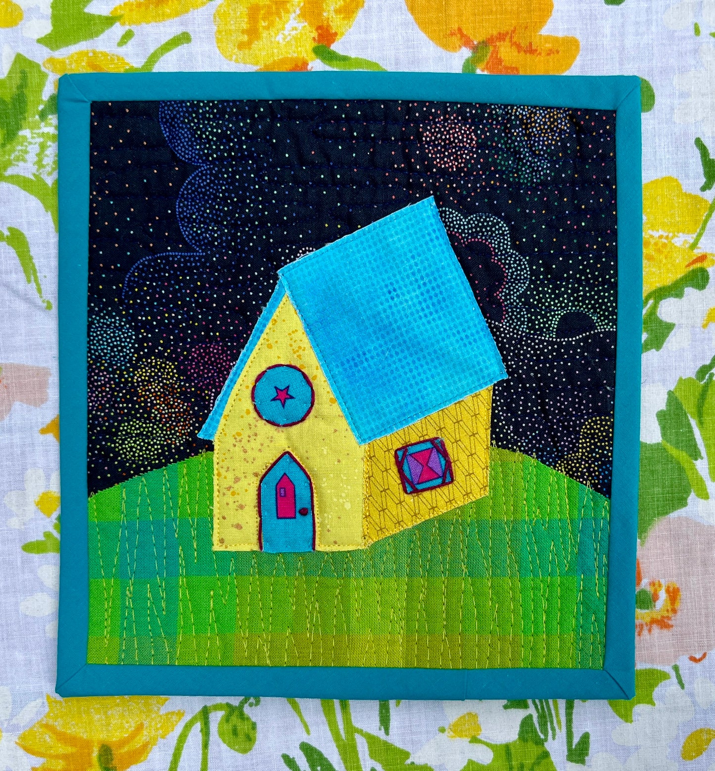 House on a Hill Mug Rug